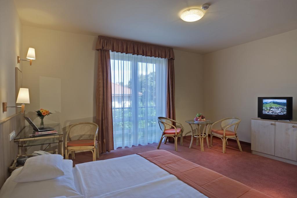 Termálhotel Martfű Martfů Quarto foto